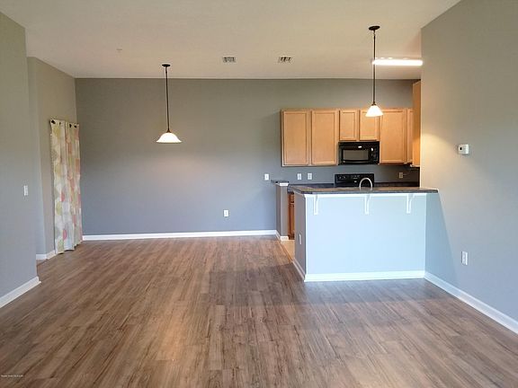 3rd image of 4107 Meander Pl Unit 204