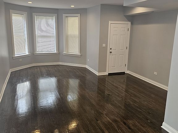 2nd image of 7627 S King Dr #1
