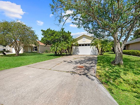 2nd image of 3 Wood Acre Ln