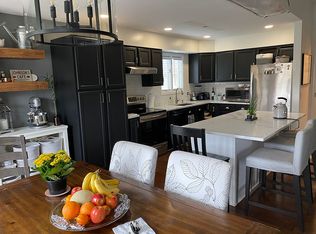 698 Lexington Dr, Saline, MI 48176