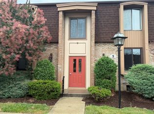 5 Greenwich Dr APT 2, Amherst, NY 14228