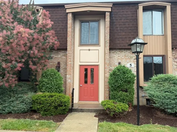 5 Greenwich Dr APT 2, Amherst, NY 14228