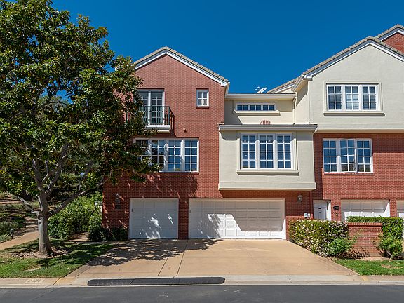 2nd image of 2485 Waldemar Dr