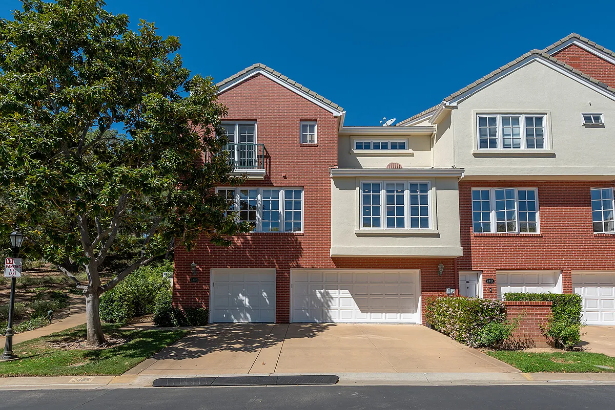 Building Photo - 2485 Waldemar Dr