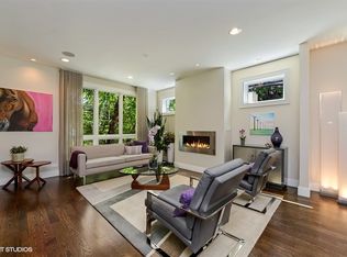 3414 N Hoyne Ave, Chicago, IL 60618