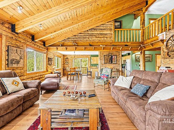 3rd image of 9 Conifer Cir