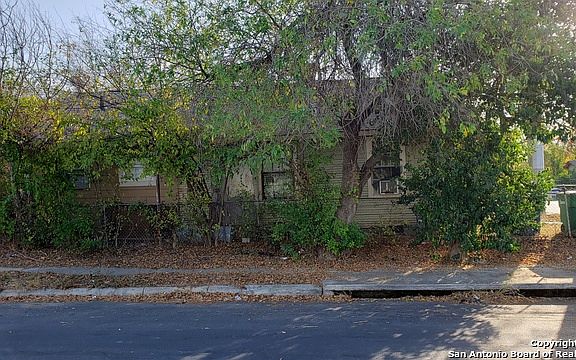 3rd image of 2535 Perez St