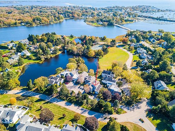 3rd image of 2 Quanaduck Cove Ct