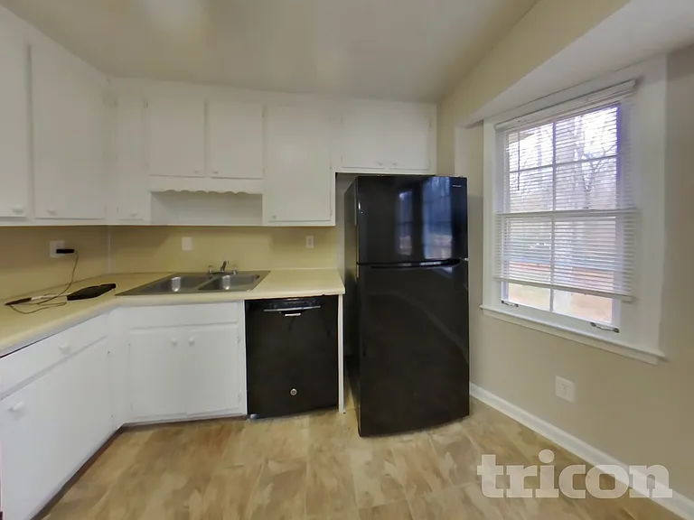 3746 Windy Hill Dr SE — Photo 5