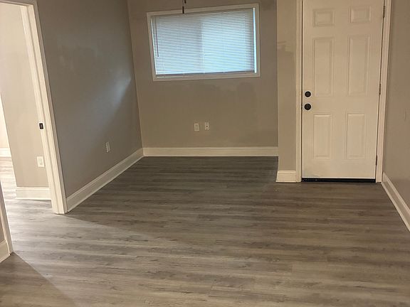 4th image of 1421 Vesta Ave #B