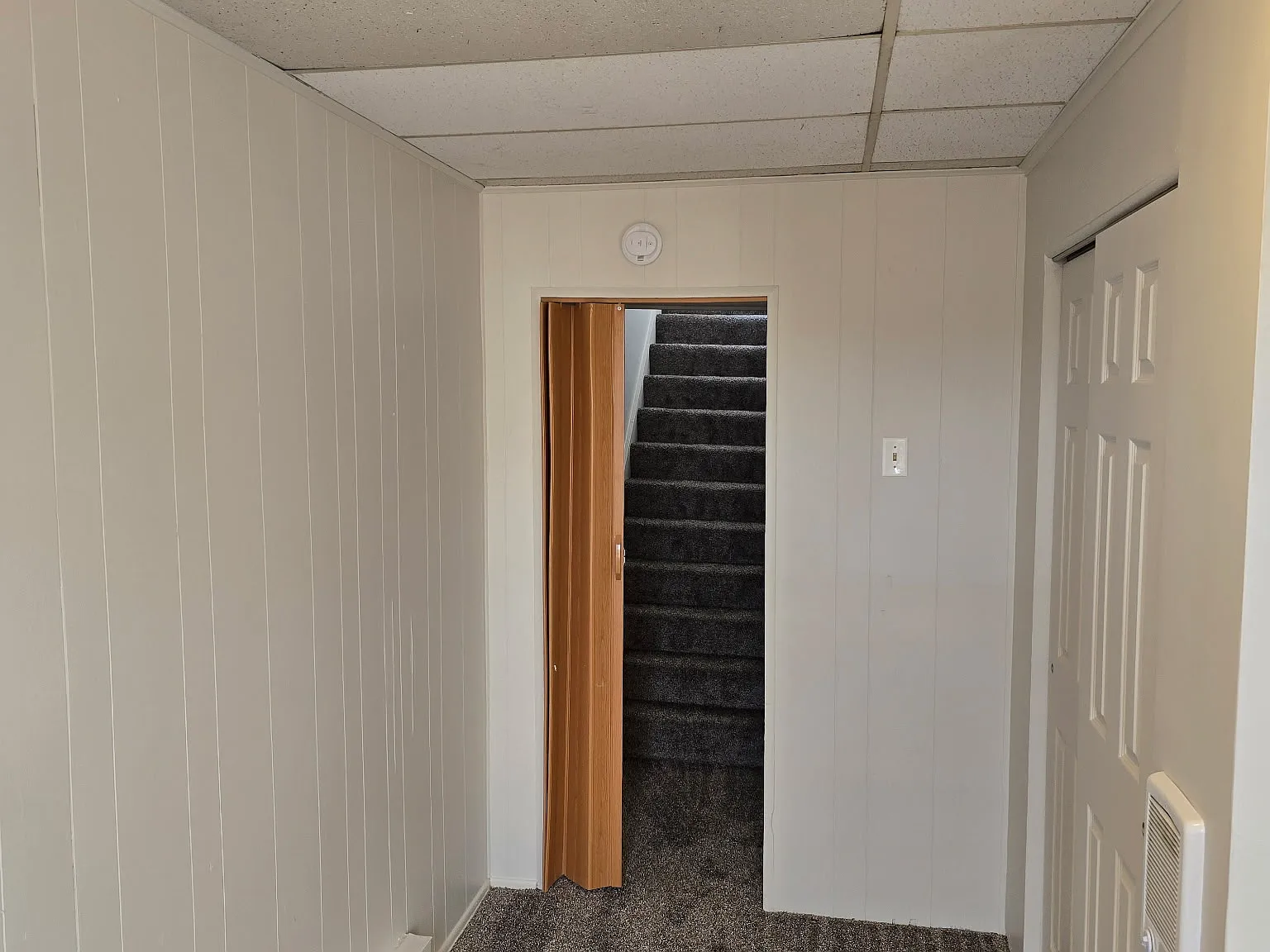 Zoyne Realty, LLC - 1 - 2nd floor — Photo 3