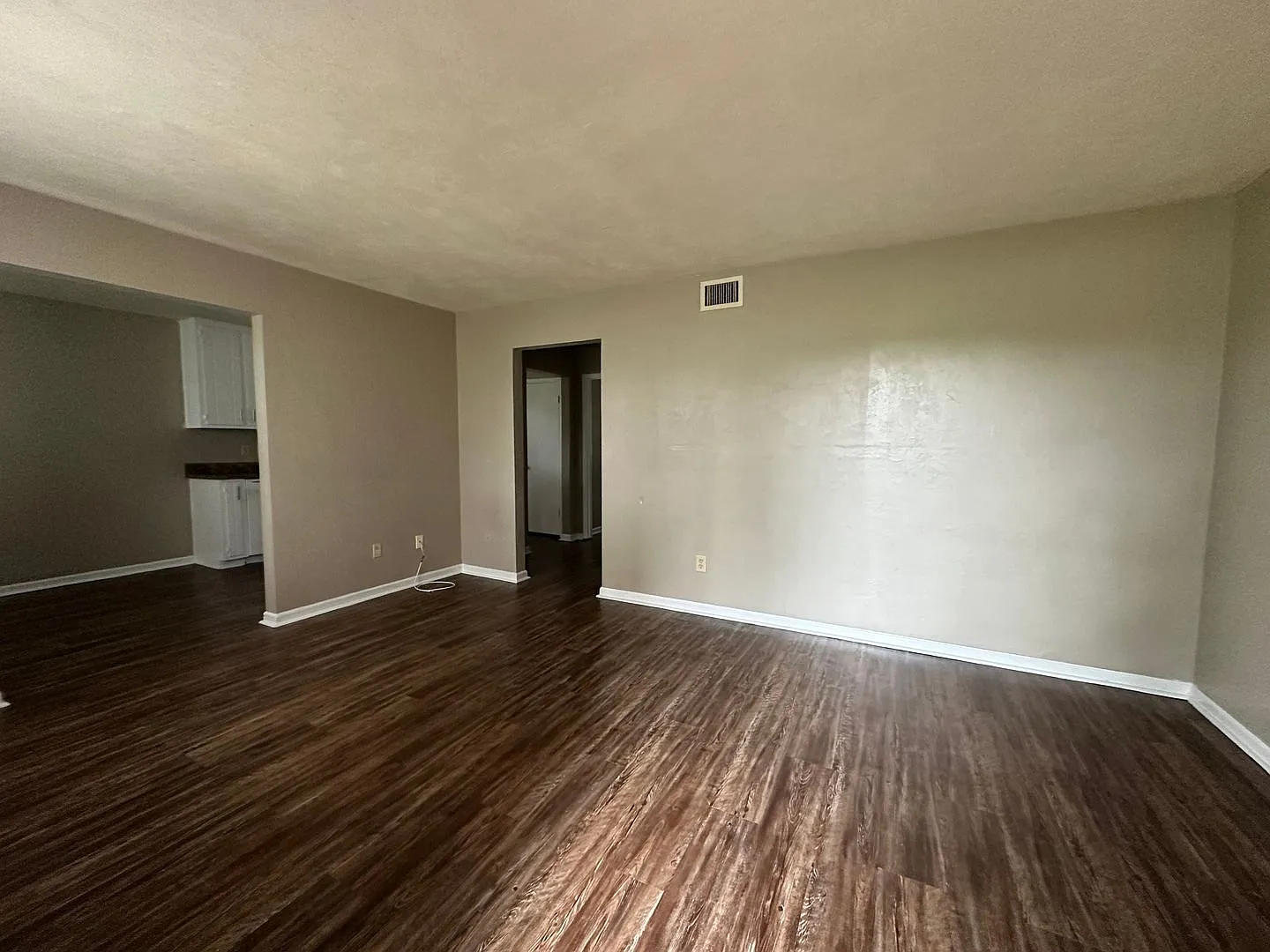 Downstairs Unit On Hilaman Golf Course — Photo 4
