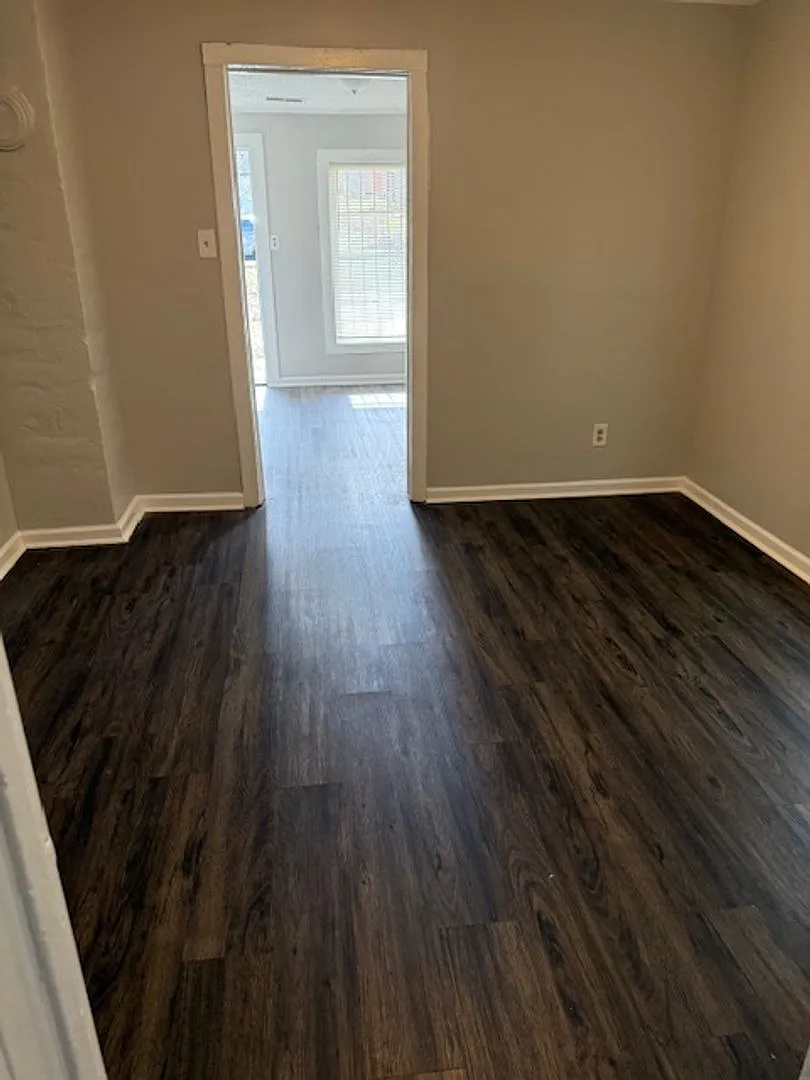 Great Property in quite Neighborhood — Photo 3