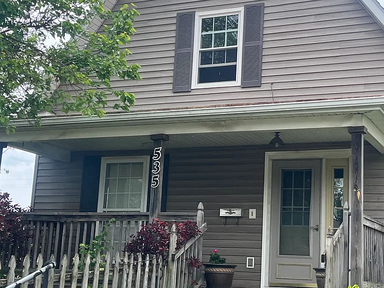 535 S Belmont Ave — Photo 3