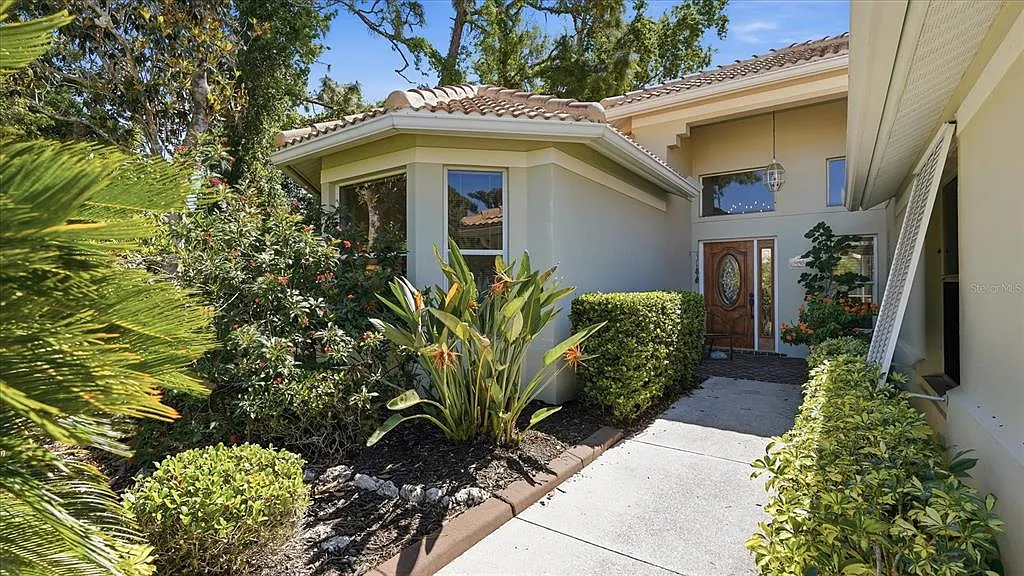 3 bed, 2.5 bath, 2158 sqft, $4,000 — Photo 3