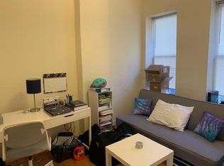 11 Charter St #202, Boston, MA 02113