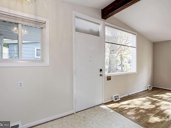 5th image of 4007 Denfeld Ave