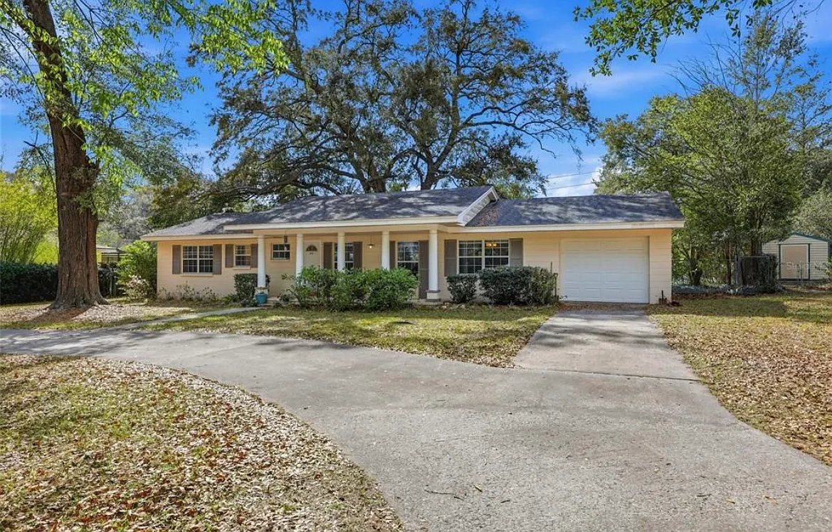 3 bed, 1482 sqft, $2,100 — Photo 1