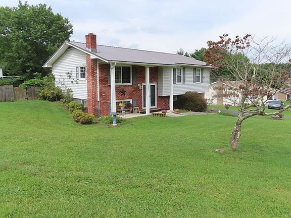 2nd image of 300 Lynnwood Dr
