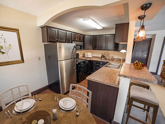 3rd image of 3535 Bryant Ave S #202