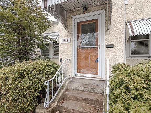 2nd image of 1130 Saint Clair Ave