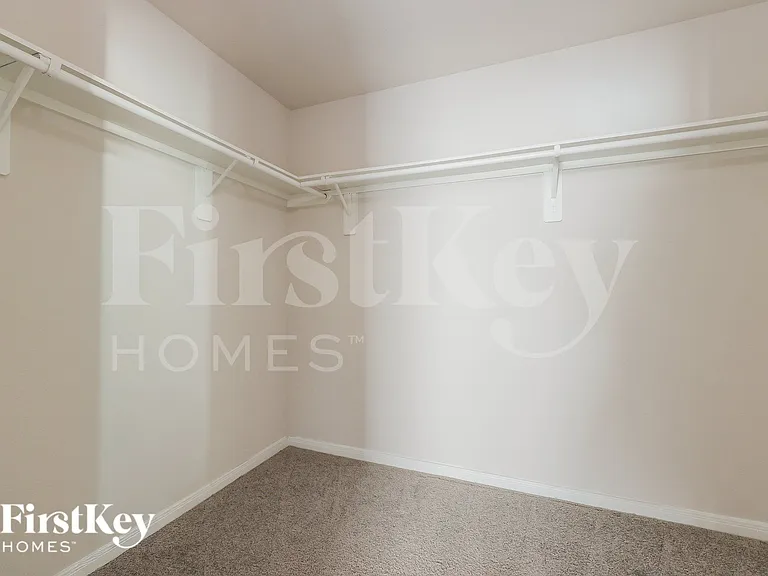 2104 Cedar Bend Dr — Photo 14