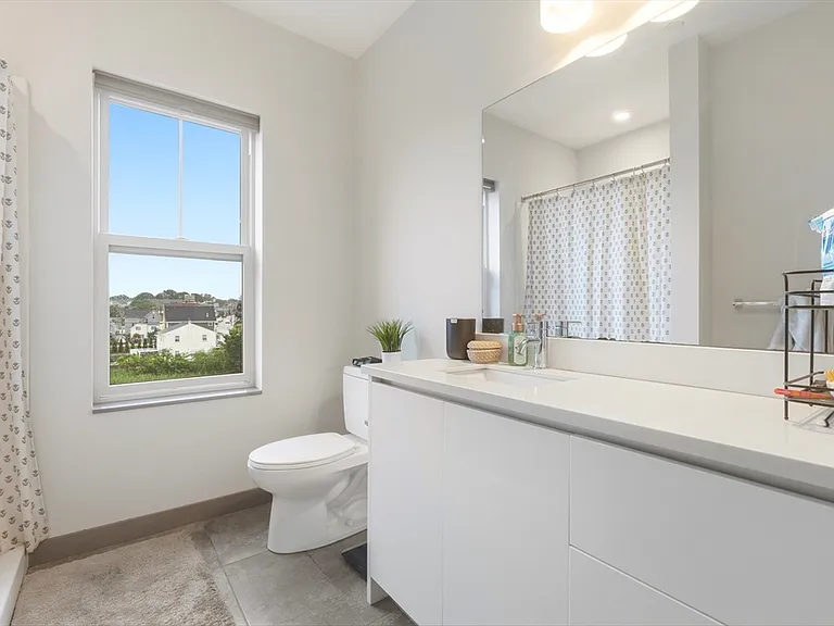 145 Newbury Ave #18 — Photo 14
