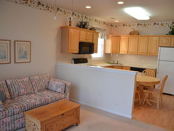 5th image of 7 April Springs Ct