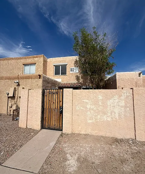 4045 S 44th Way — Photo 1