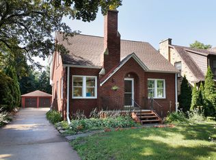 2427 Birchwood Ln, Wilmette, IL