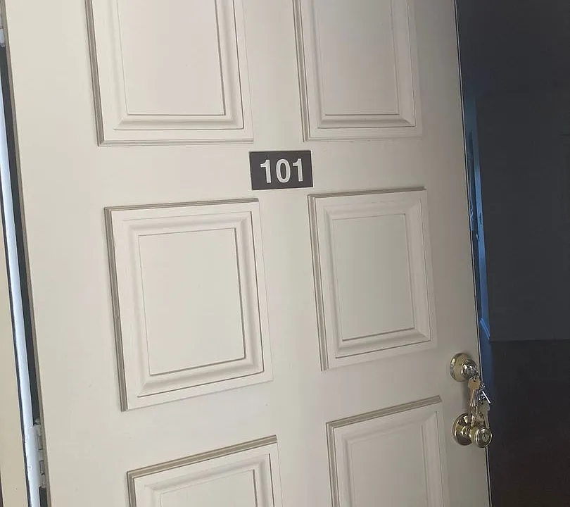 130 W Mountain St
