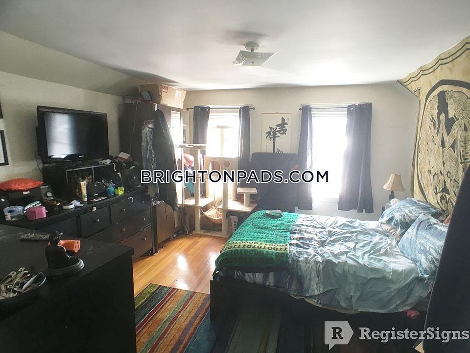 2nd image of 297 Faneuil St #3