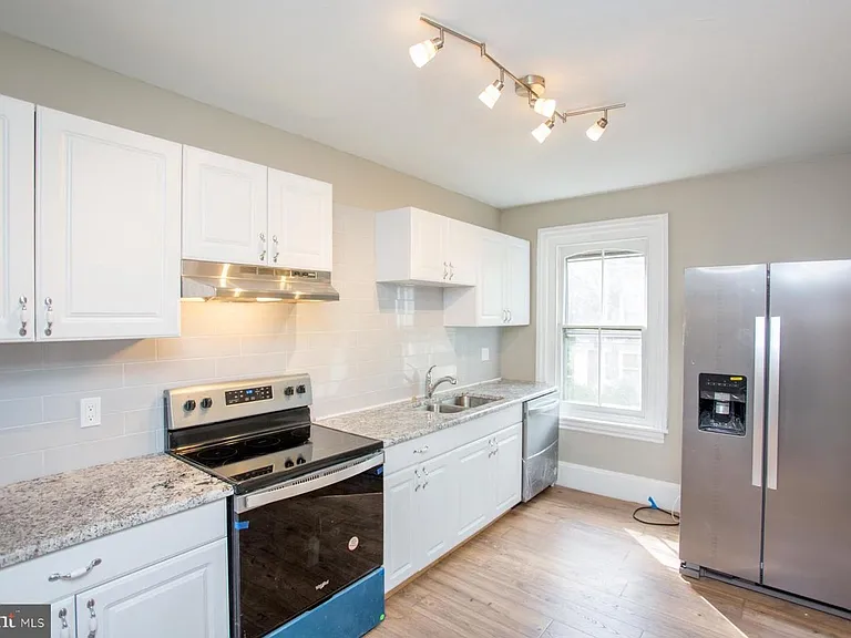 34 S Clinton St — Photo 10
