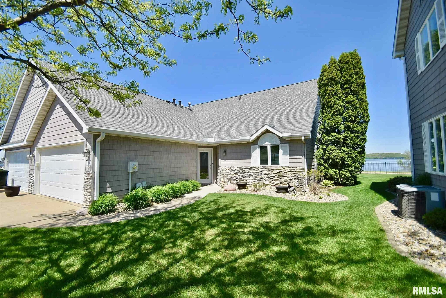 104 Harbor Pointe Dr photo 1