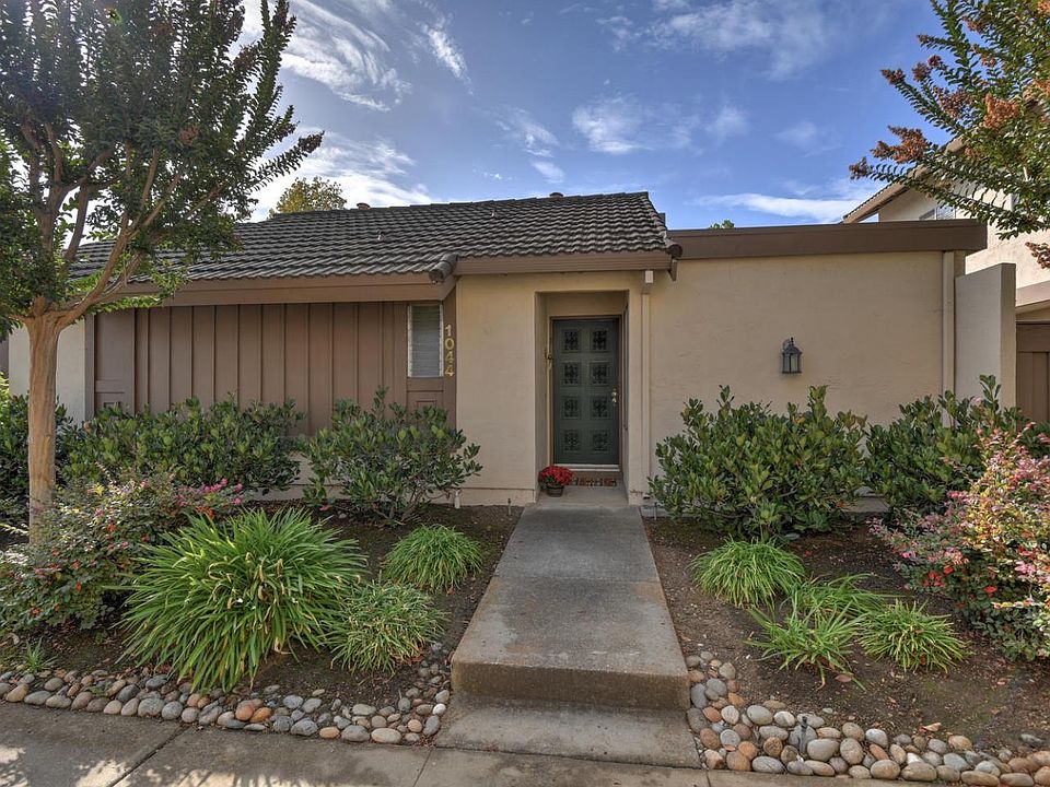 1st image of 1044 Strayer Dr
