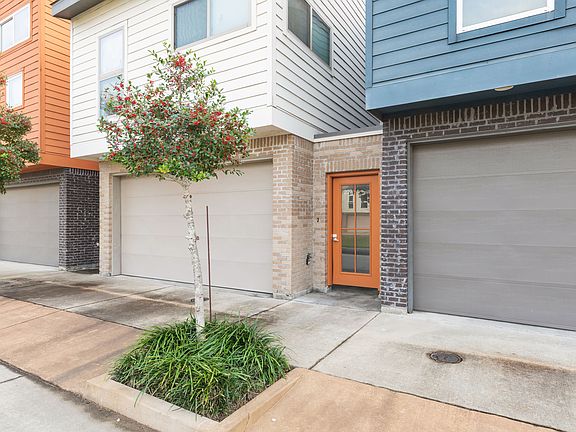2nd image of 209 Highland Park Ln