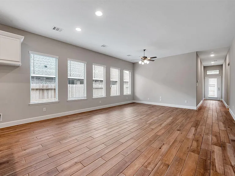 1328 Wicklow Forest St — Photo 15