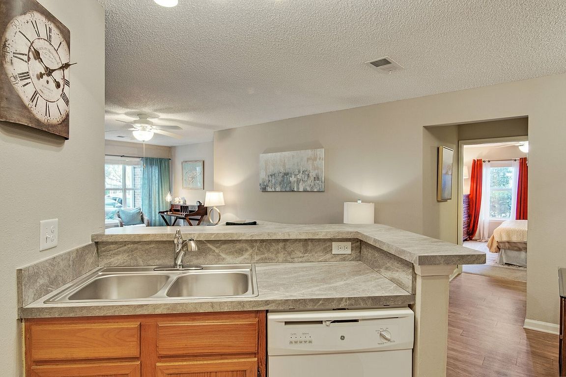 Breakfast bar in kitchen