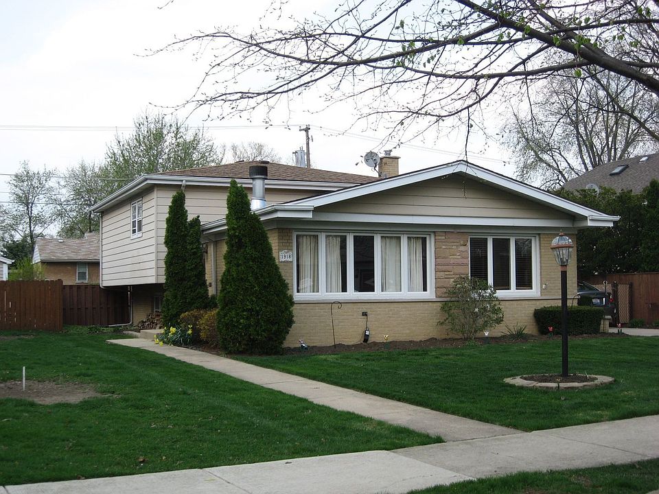 Lovely 3 bed 2.1 Ba Bi-Level