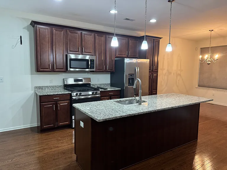 127 Meadow View Dr — Photo 6