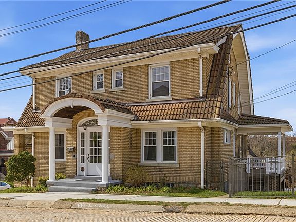 3rd image of 1625 Kelton Ave