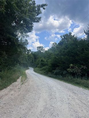 515 Lake Cove Trl, De Soto, MO 63020