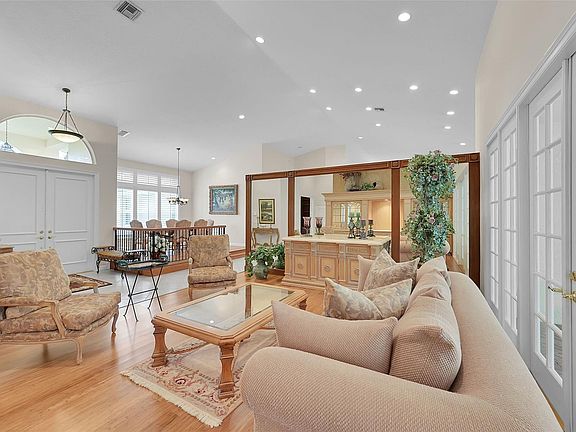 4th image of 6693 NW 62nd Terrace