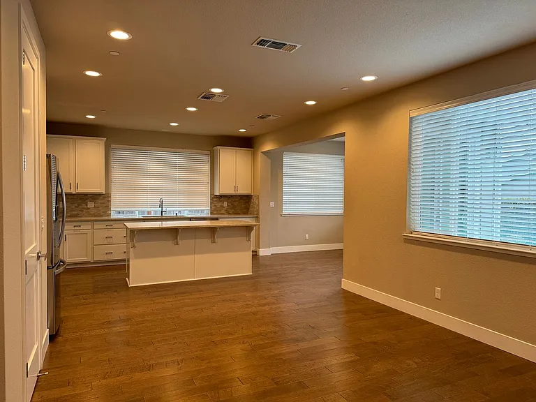 1845 Palisades Dr — Photo 9