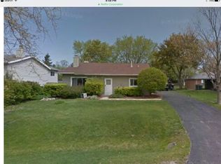 2100 Old Elm Rd, Lindenhurst, IL 60046