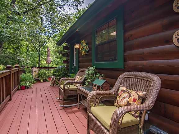 3rd image of 277 Satsuma Ct