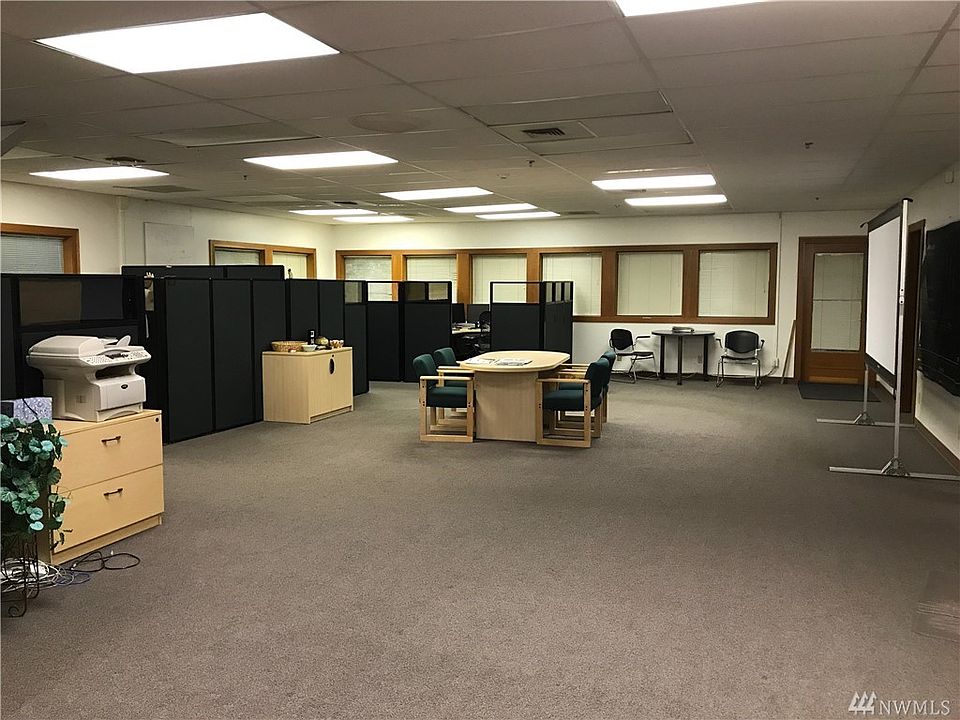 2nd image of 7950 NE Day Rd W #B