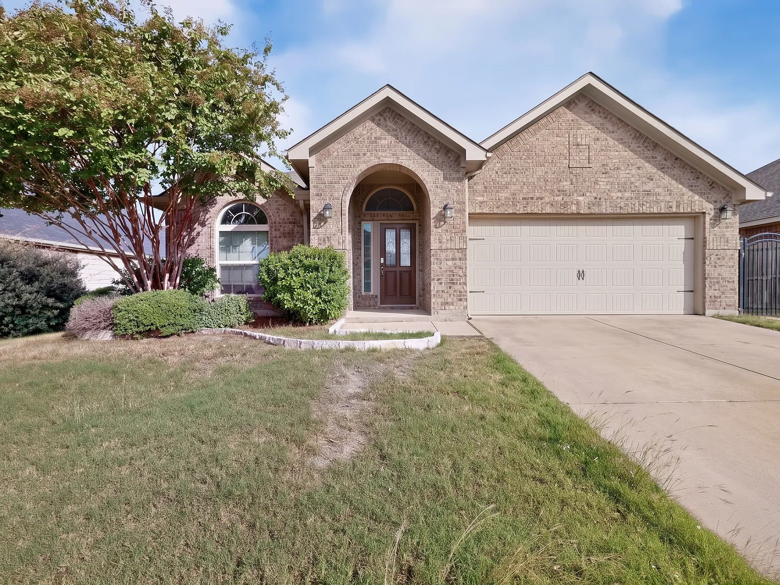 3 bed, 2060 sqft, $2,695 — Photo 1