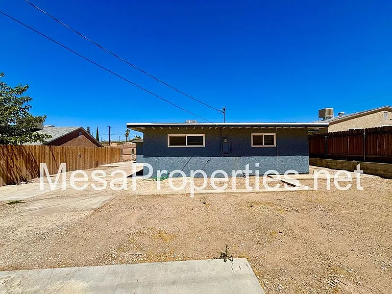 820 Caliente Dr — Photo 22