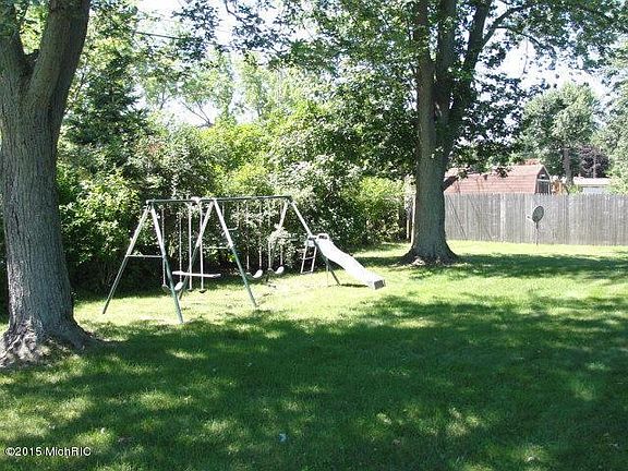 4th image of 242 E Delaware Ave